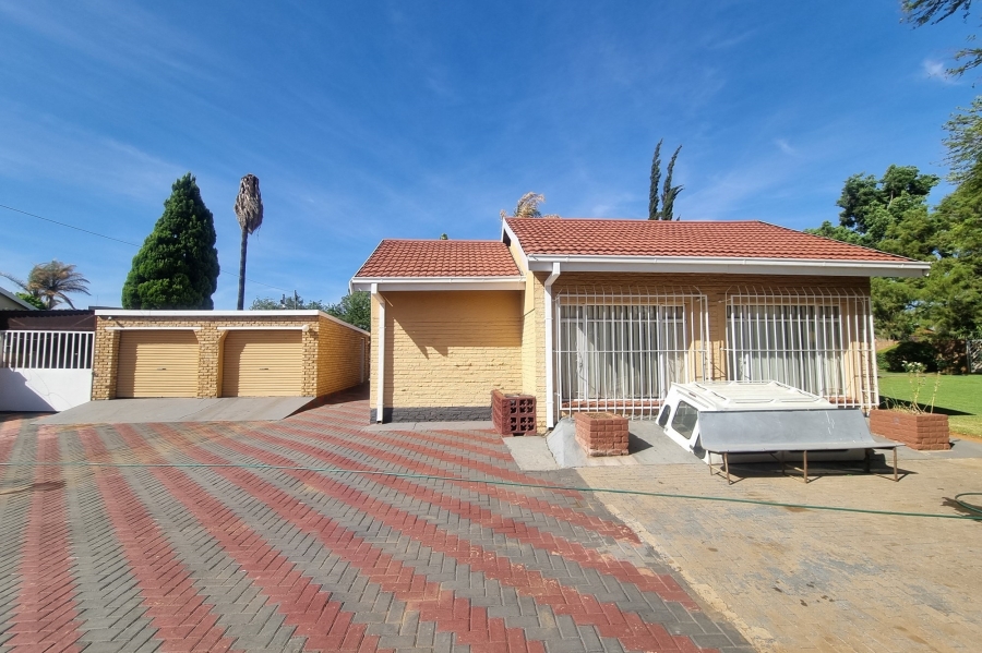 4 Bedroom Property for Sale in Neserhof North West